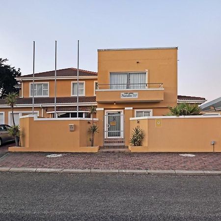 Natalie Guesthouse Bloubergstrand Exteriör bild