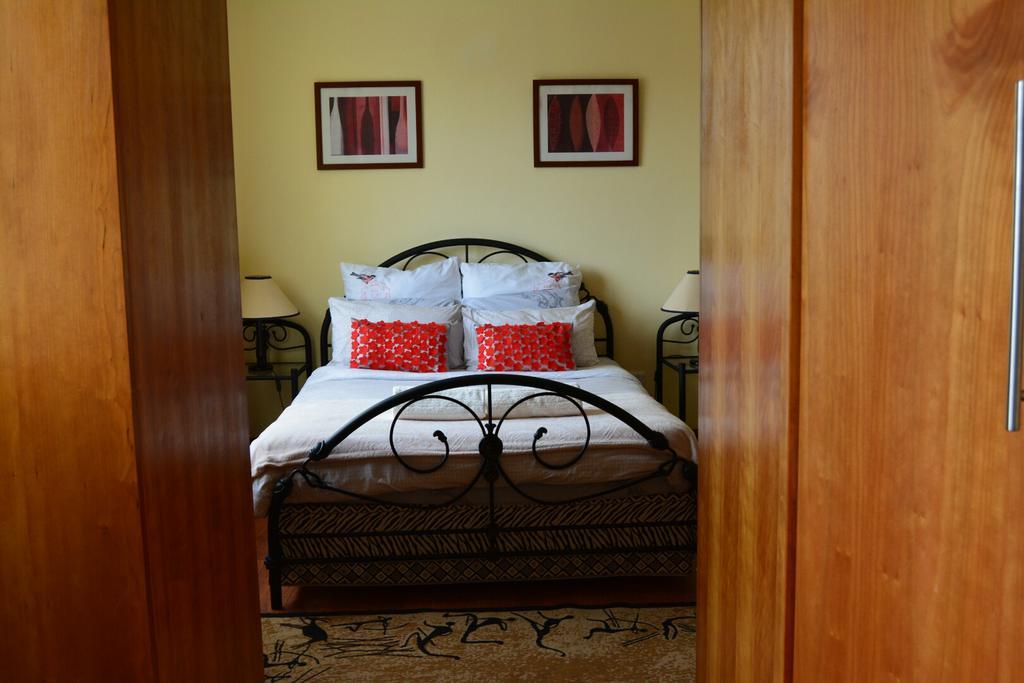 Natalie Guesthouse Bloubergstrand Exteriör bild