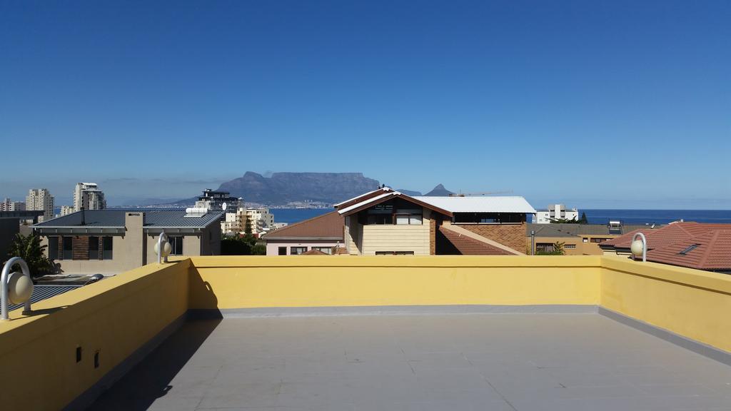 Natalie Guesthouse Bloubergstrand Exteriör bild