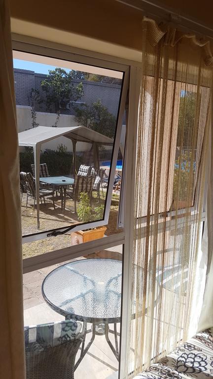 Natalie Guesthouse Bloubergstrand Exteriör bild