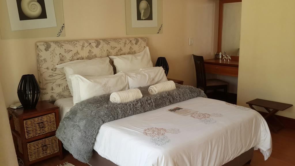 Natalie Guesthouse Bloubergstrand Exteriör bild