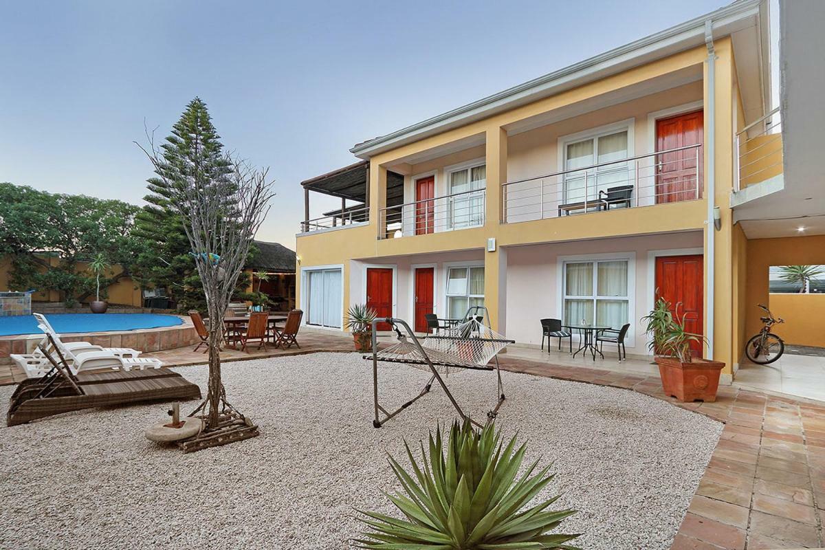Natalie Guesthouse Bloubergstrand Exteriör bild