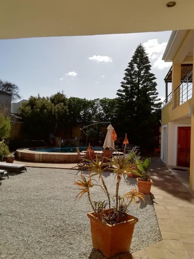 Natalie Guesthouse Bloubergstrand Exteriör bild